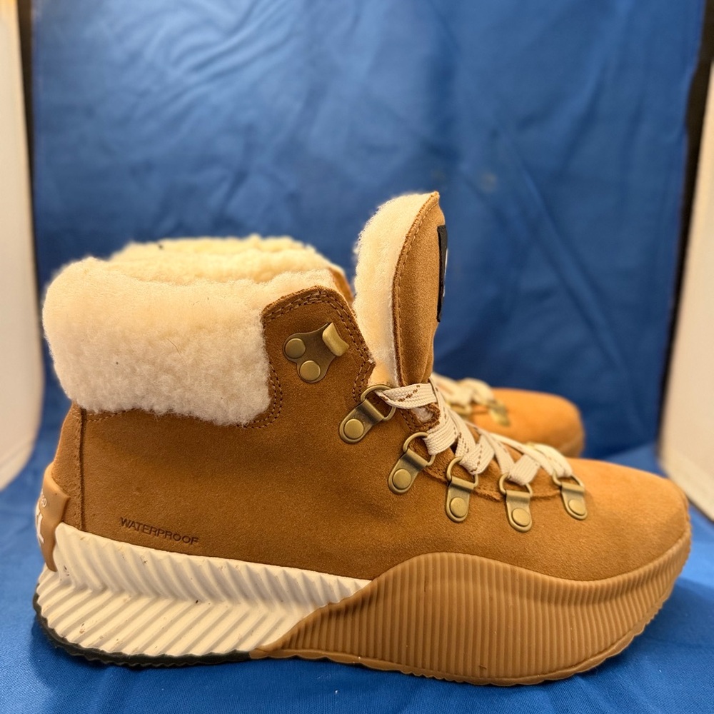 Sorel Brown Lace-Up Winter Boots Women Size 6.5 - Picture 2 of 8